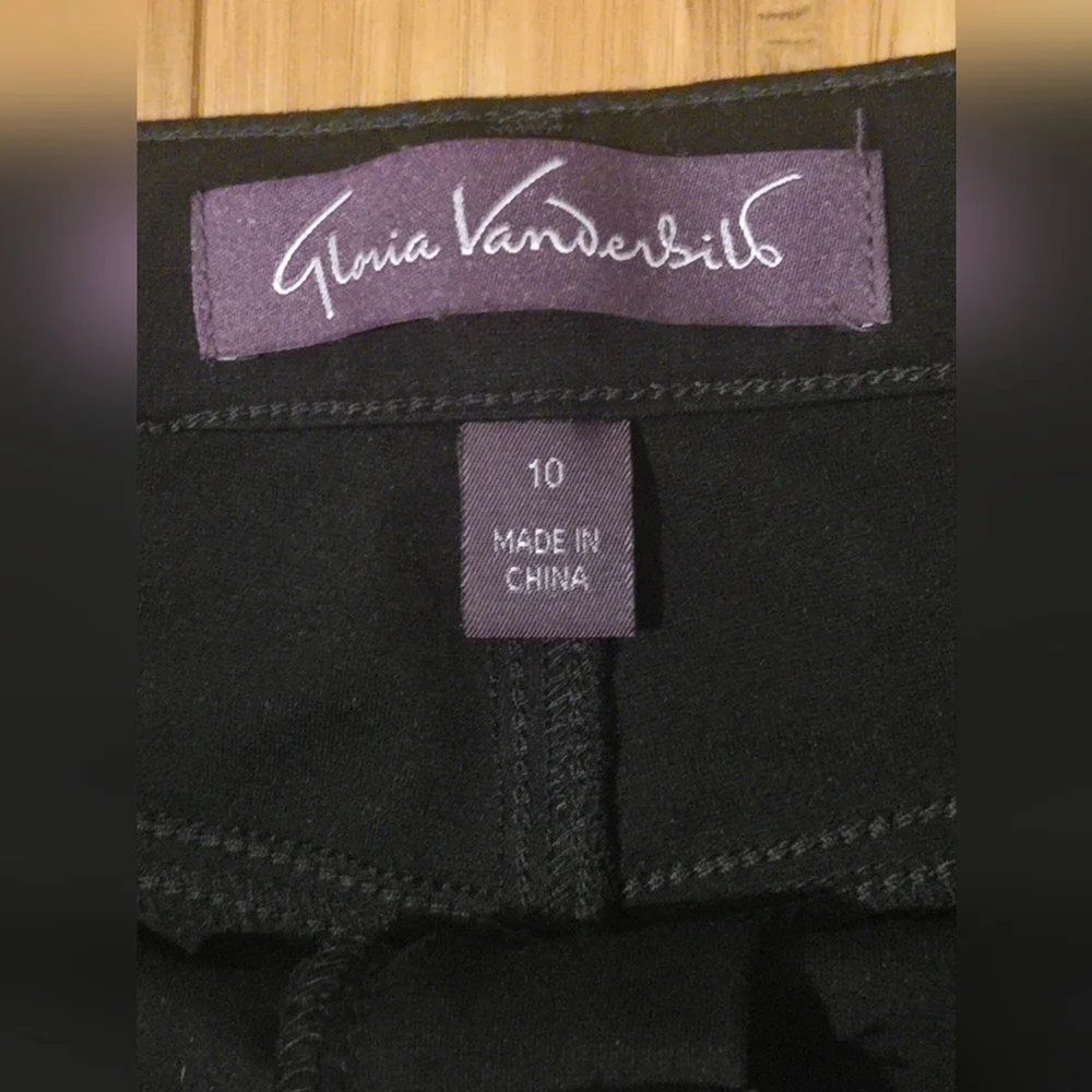 NWOT Gloria Vanderbilt Classic Black Trouser Pants